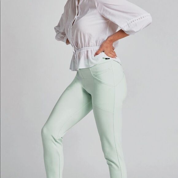NWT Betabrand Large Petite Journey Skinny-Leg Journey Pants, Color Mojito - Picture 5 of 13
